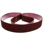 3M 7000120768 – BANDE ABRASIVE DE TRAITEMENT DES SURFACES À SUPPORT EN PELLICULE SCOTCH-BRITE(MC), MOYEN, 10,16 X 335,28 CM (4 X 132 PO)